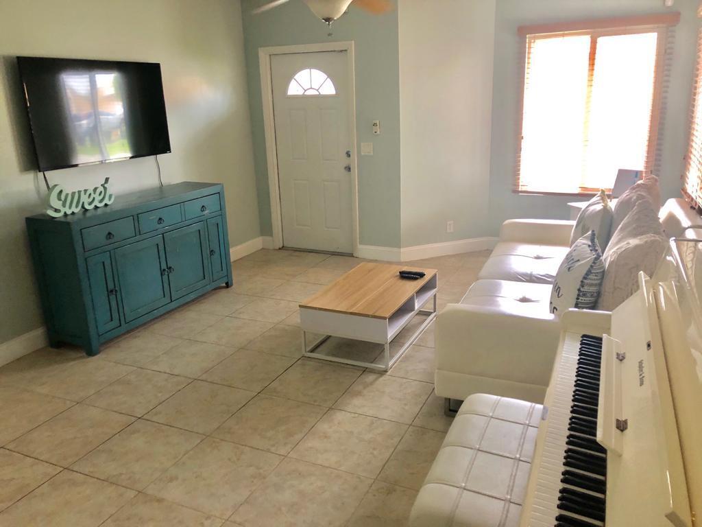 6158 Country Fair Circle Circle