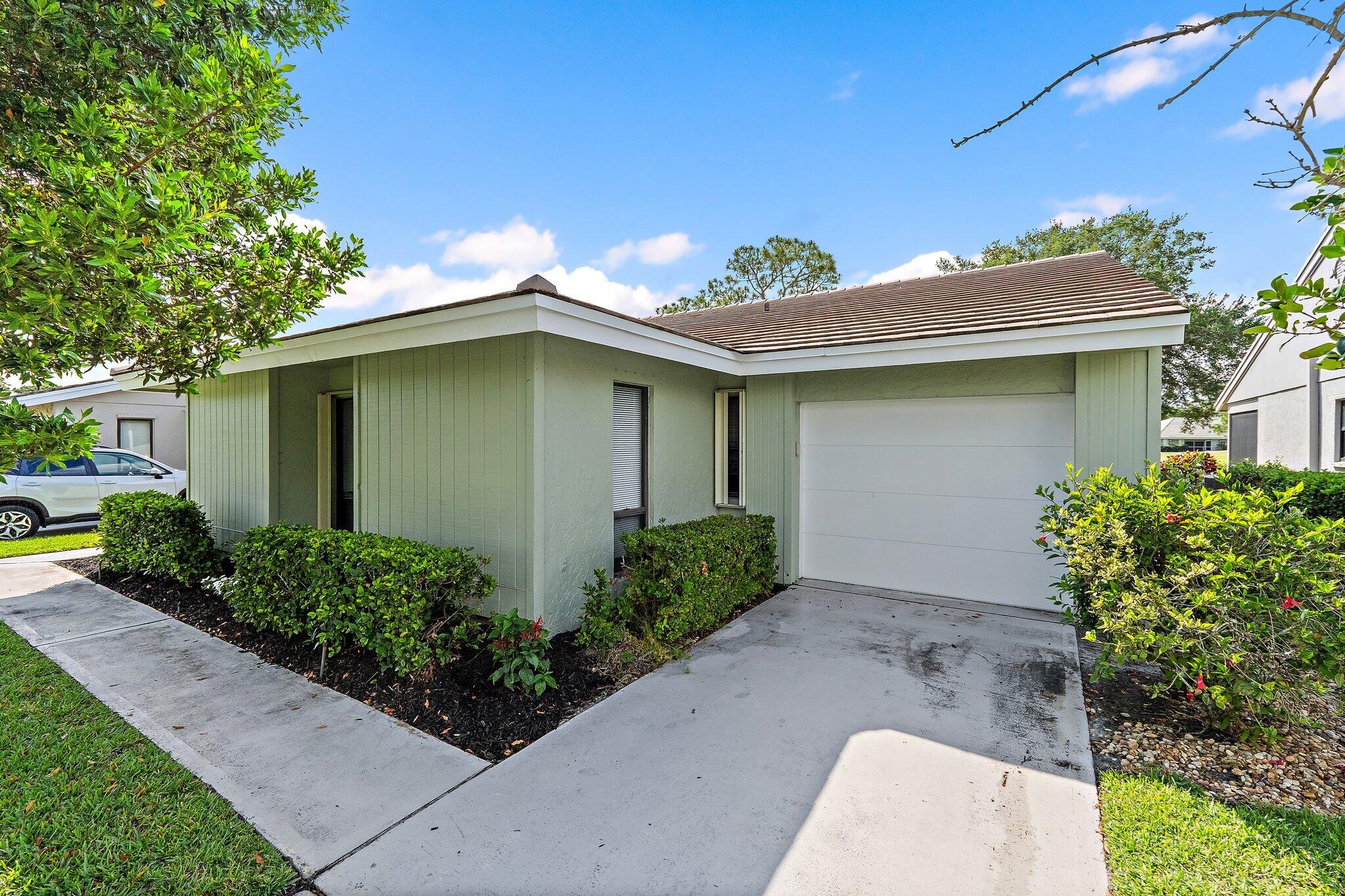 2711 SW Egret Pond Circle