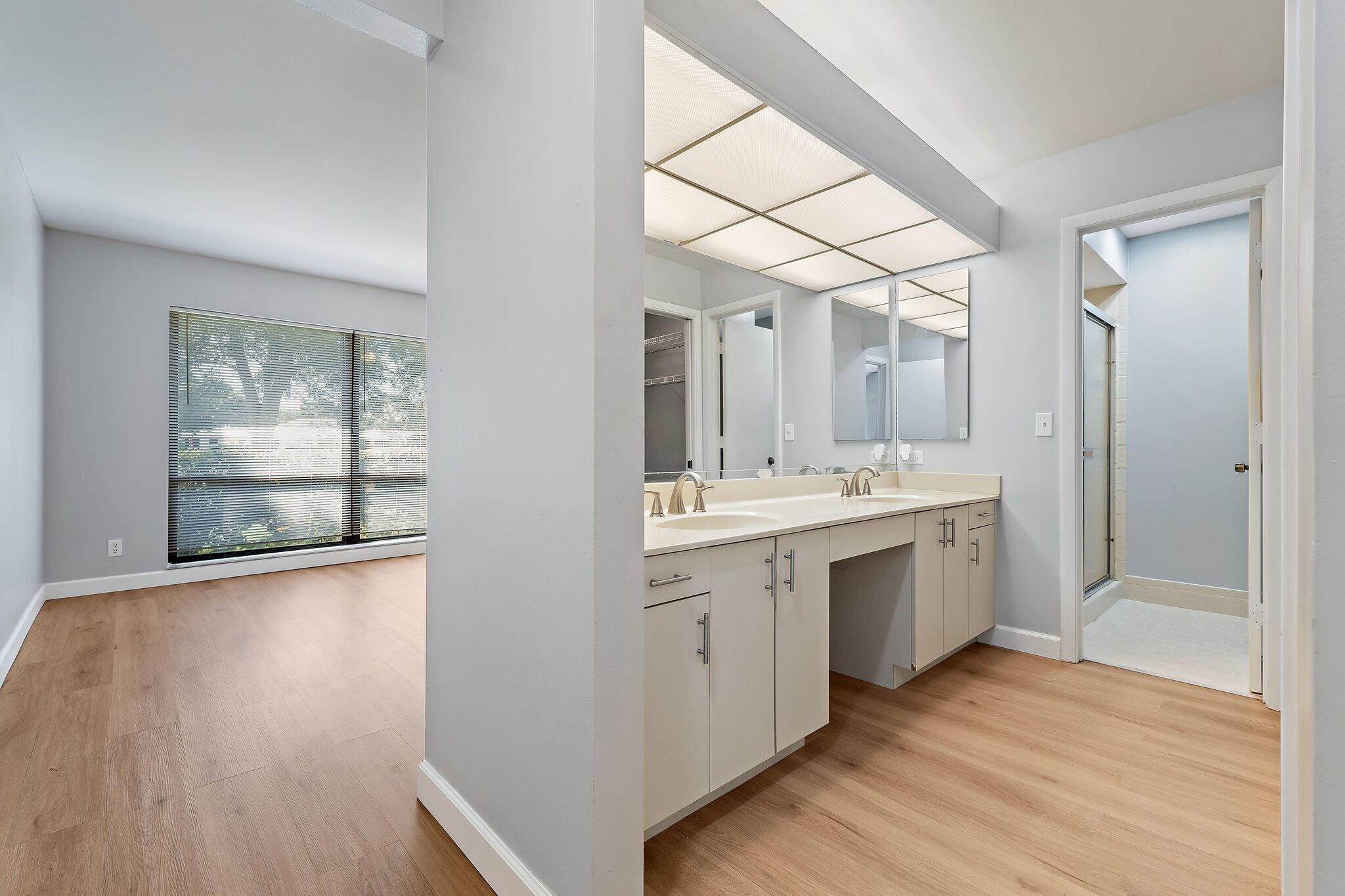 2711 SW Egret Pond Circle