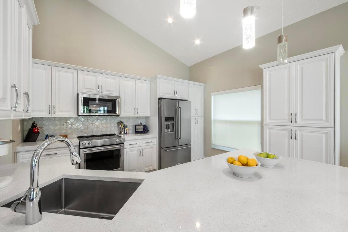 7070 Charleston Point Drive, Lake Worth