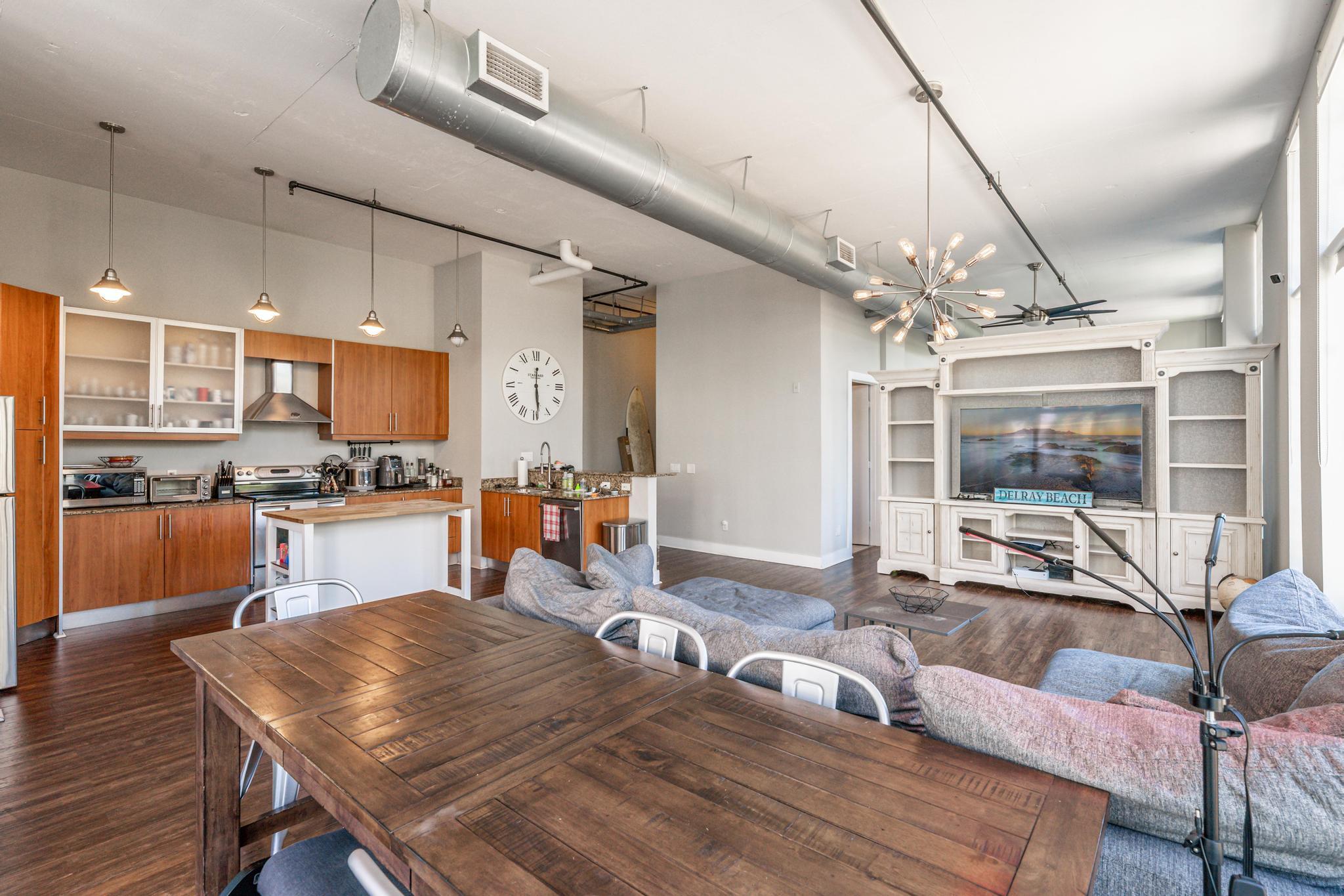 180 NE 4th Avenue 201