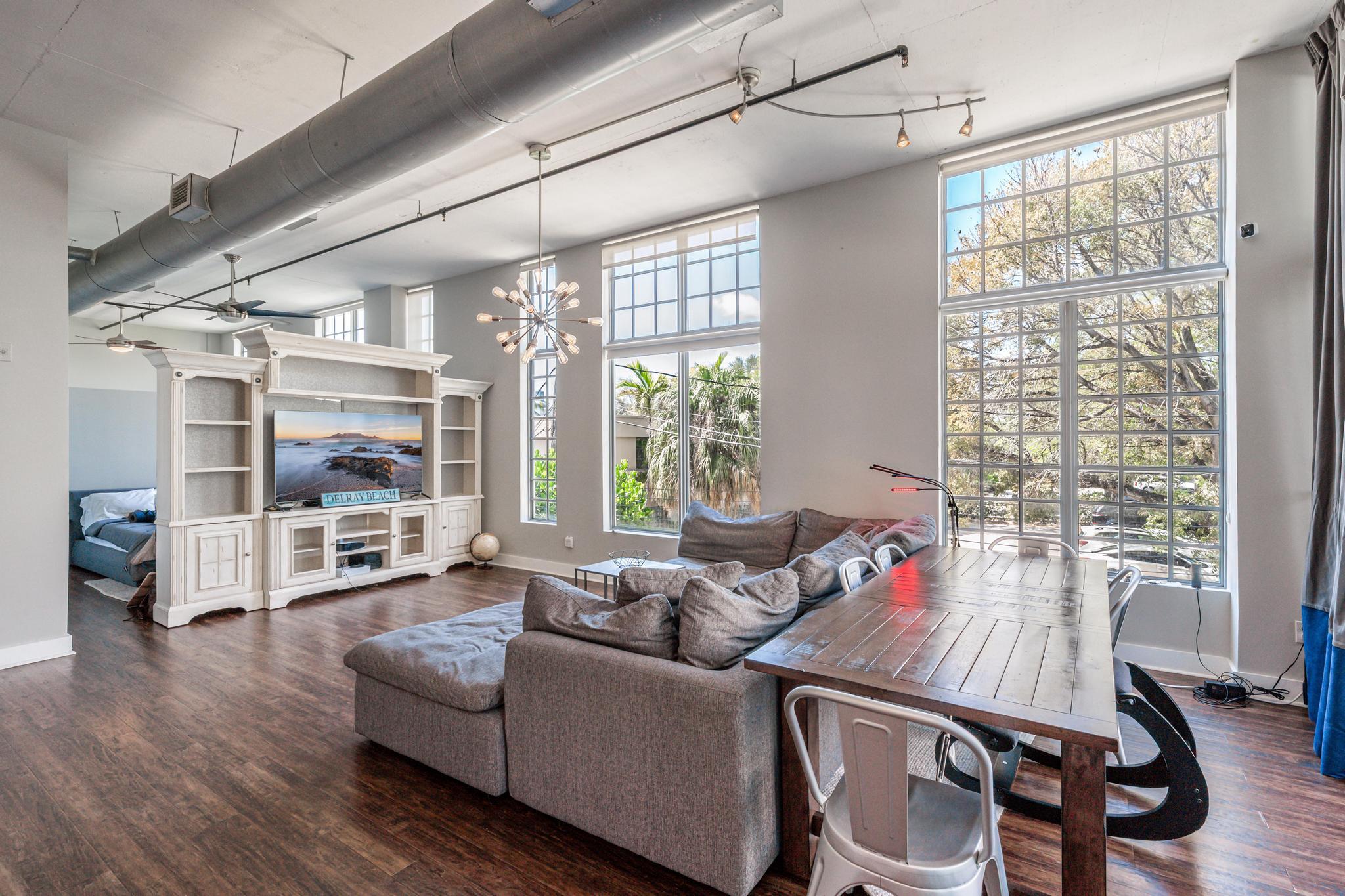 180 NE 4th Avenue 201