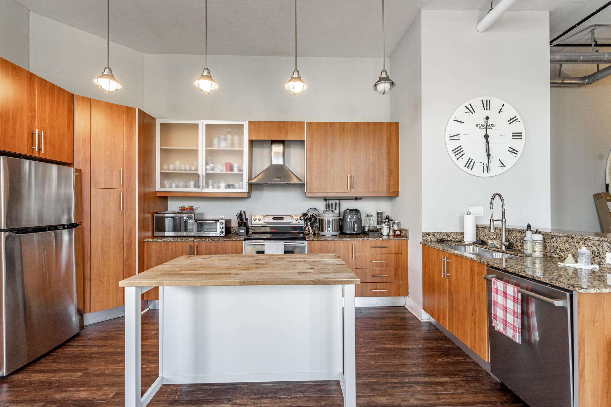 180 NE 4th Avenue 201