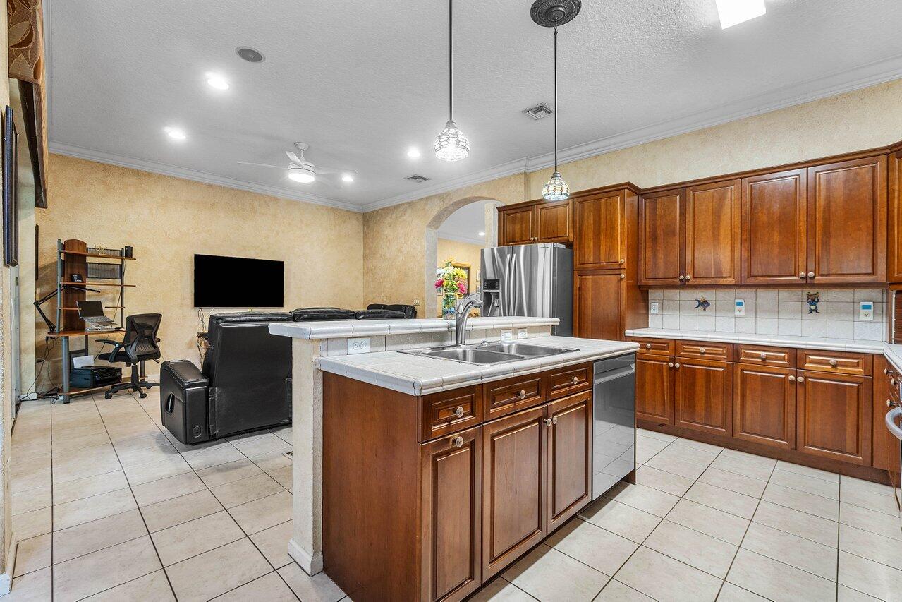 9034 Alexandra Circle