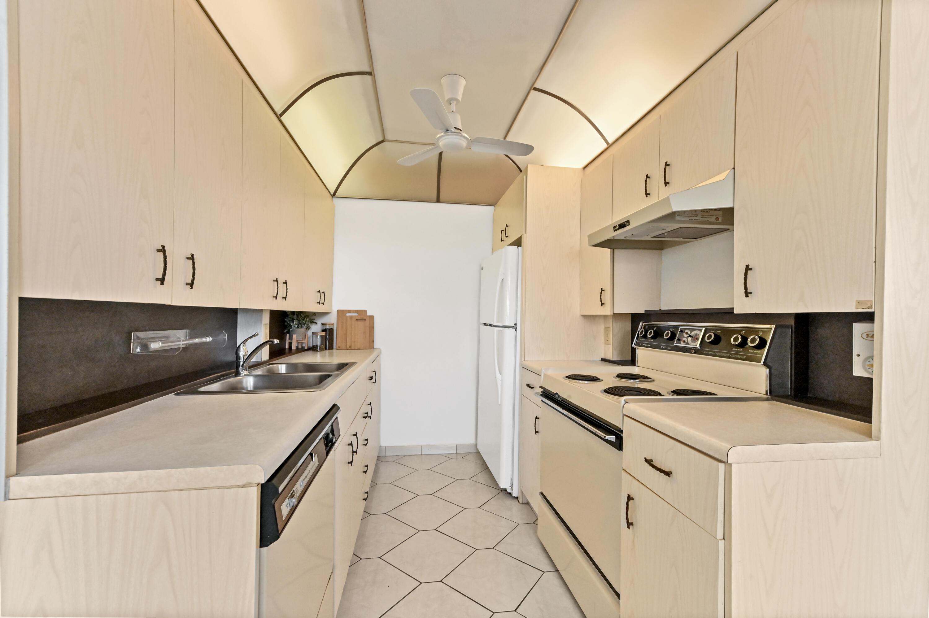 3066 Ainslie D
