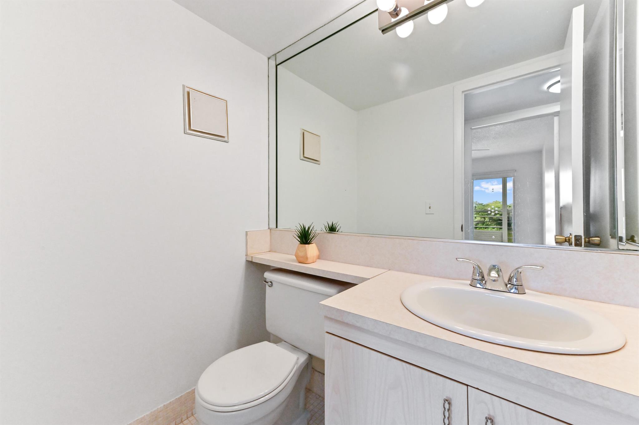 3066 Ainslie D