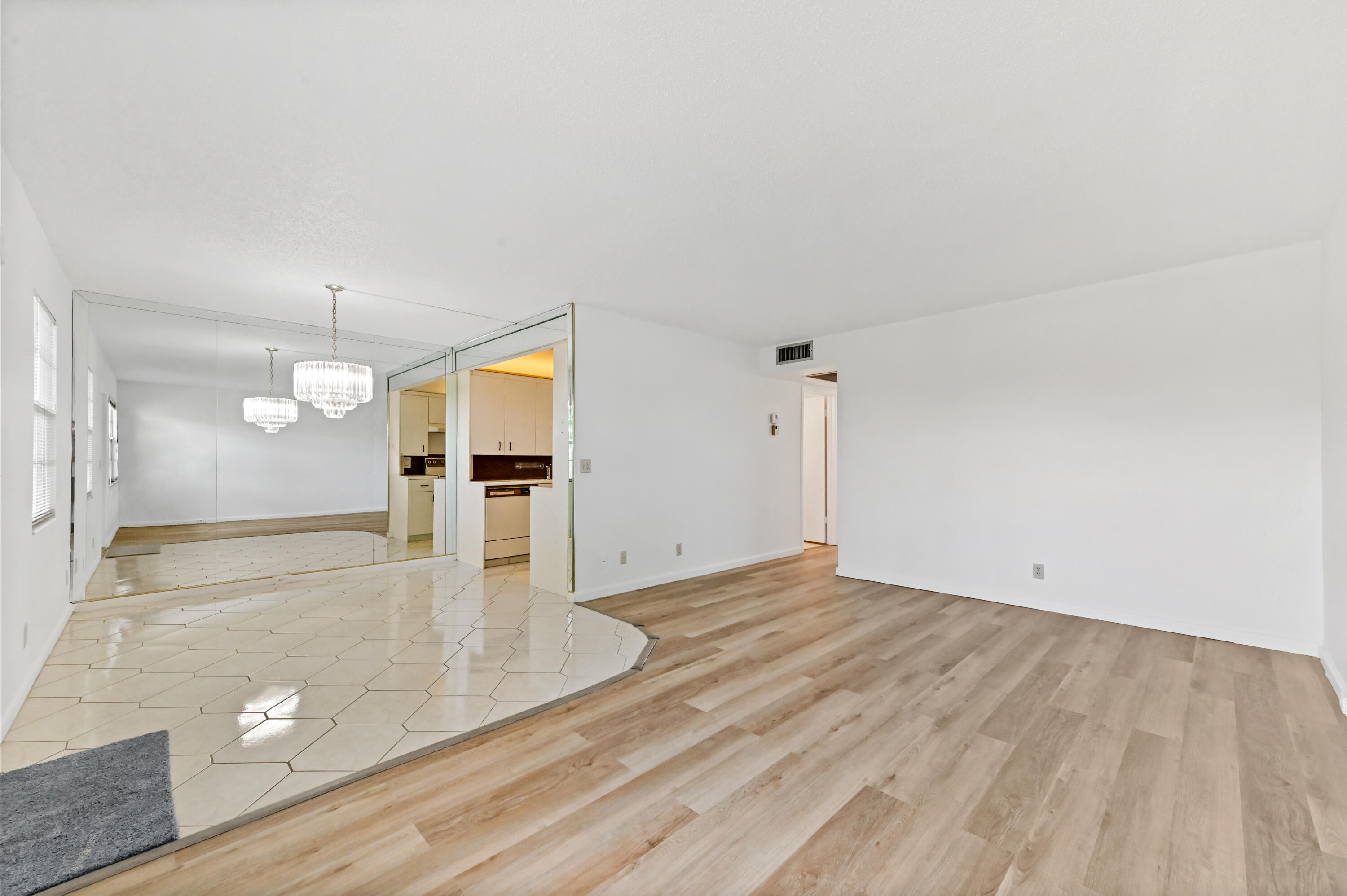 3066 Ainslie D