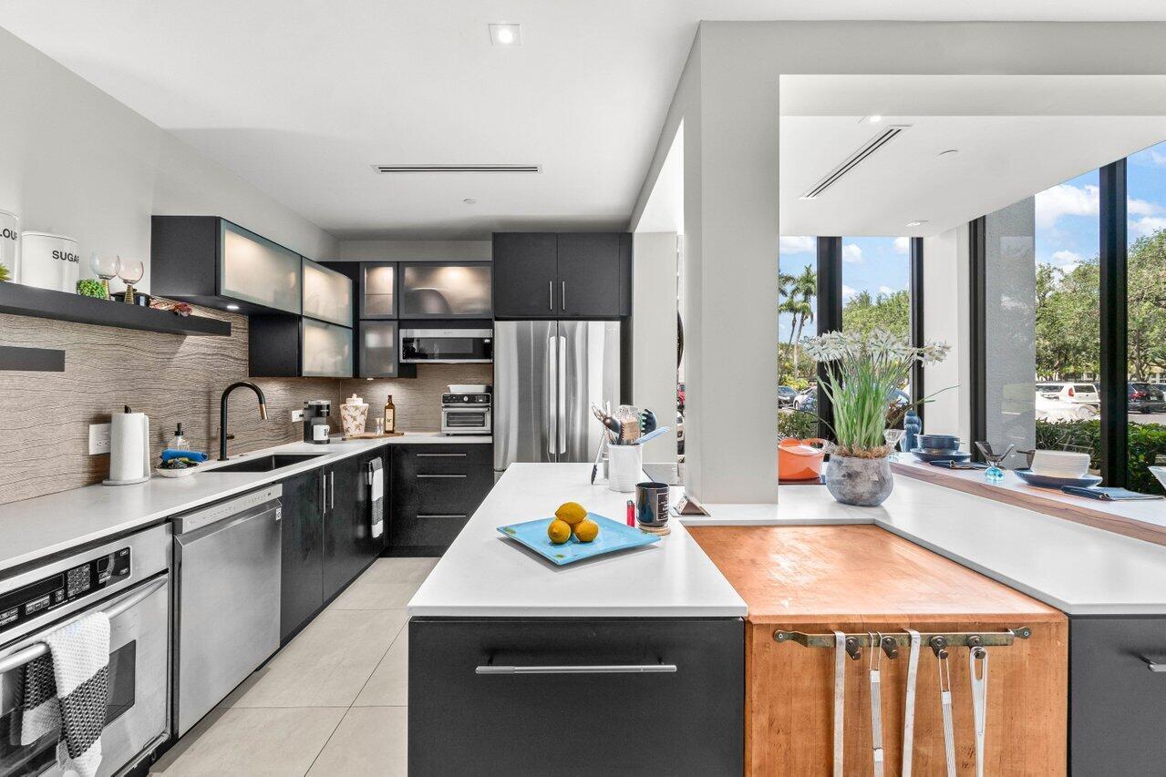 7819 Lakeside Boulevard 0814
