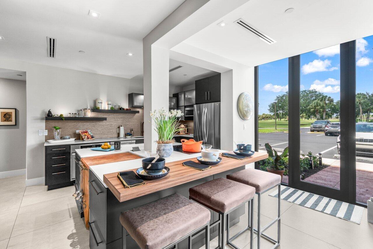 7819 Lakeside Boulevard 0814
