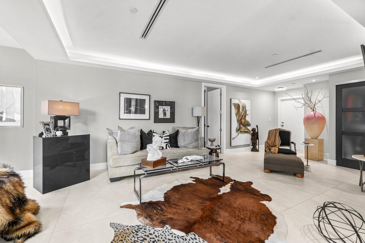 7819 Lakeside Boulevard 0814