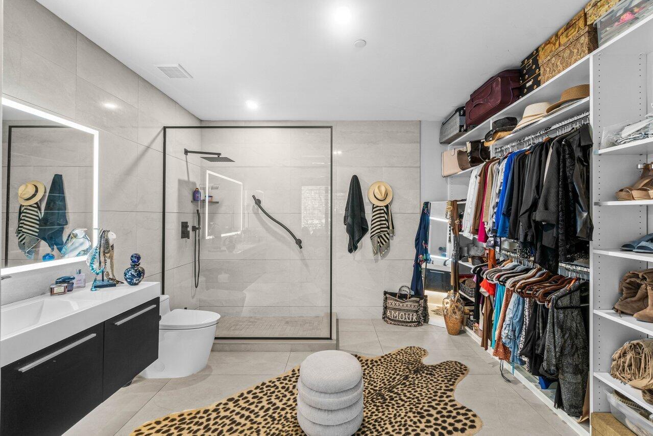 7819 Lakeside Boulevard 0814