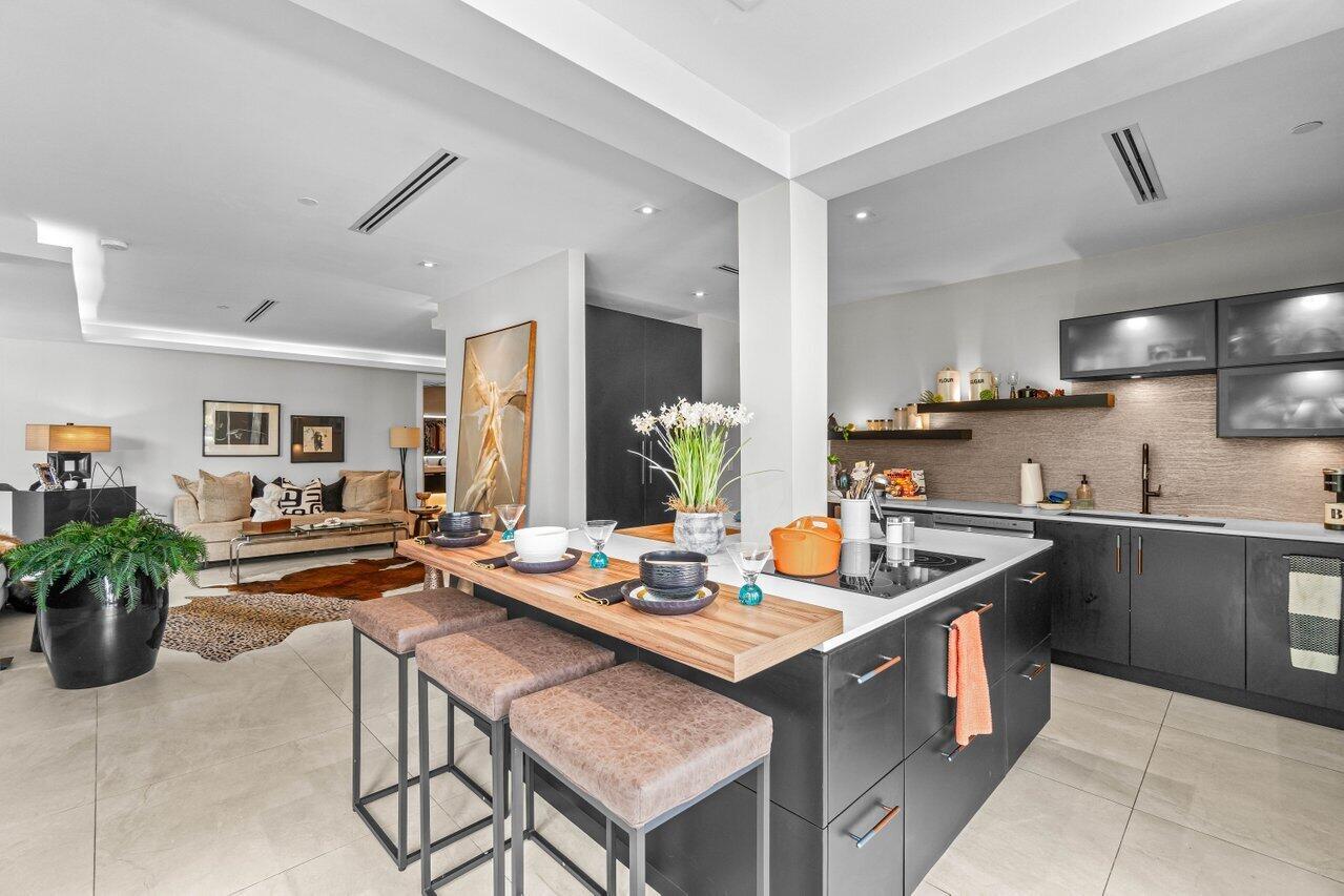 7819 Lakeside Boulevard 0814