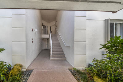 105 Half Moon Circle B1