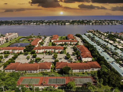 105 Half Moon Circle B1