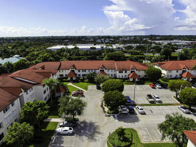 105 Half Moon Circle B1