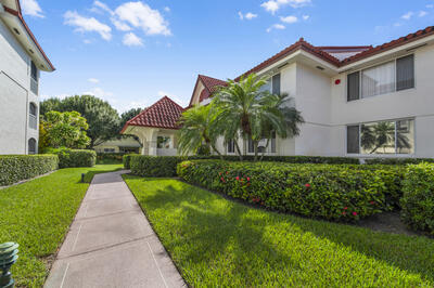 105 Half Moon Circle B1