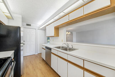 105 Half Moon Circle B1