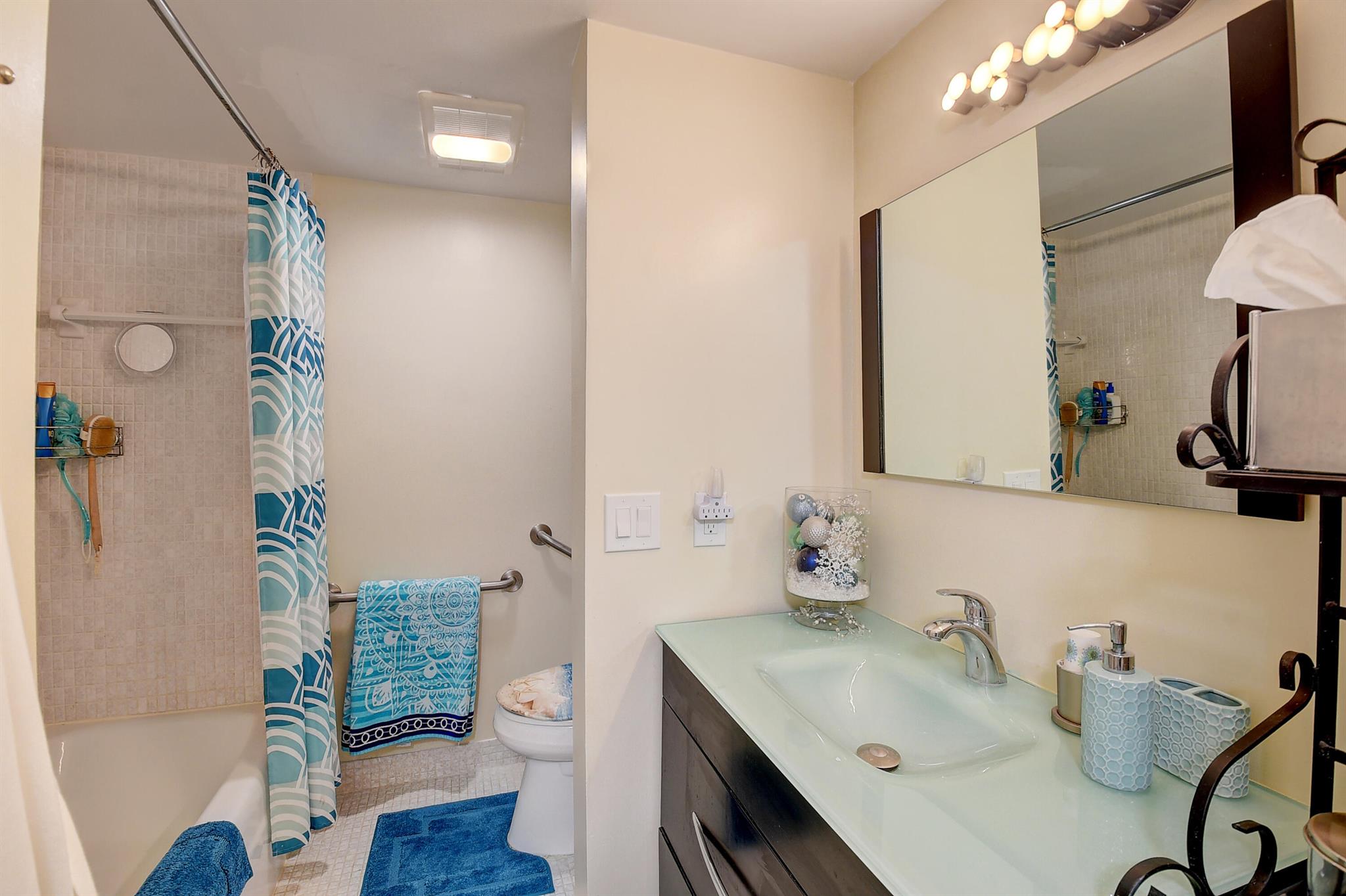 1111 S Ocean Boulevard 123