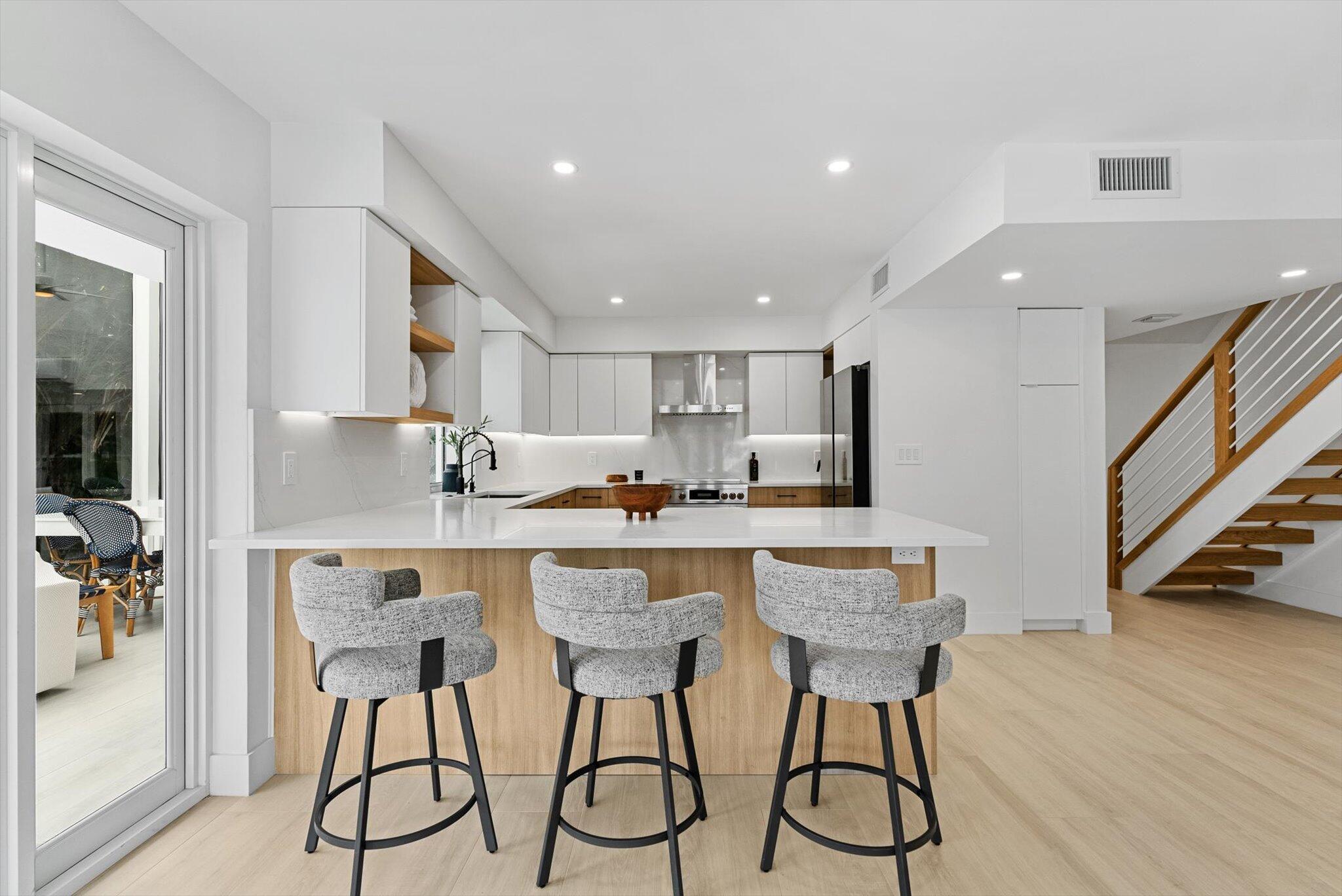1013 Bel Air Drive 1