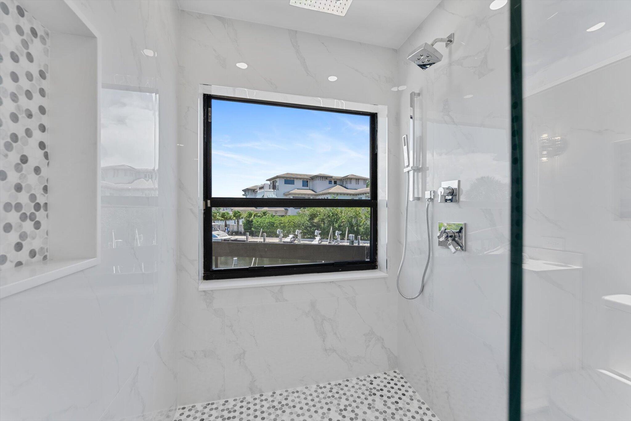 1013 Bel Air Drive 1