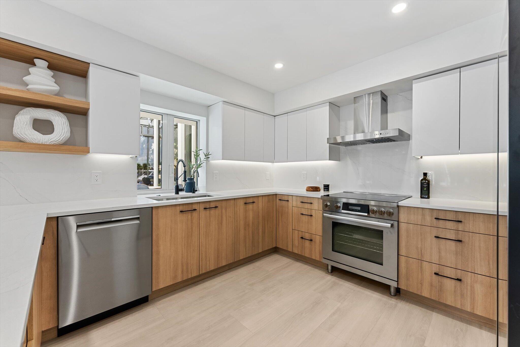 1013 Bel Air Drive 1