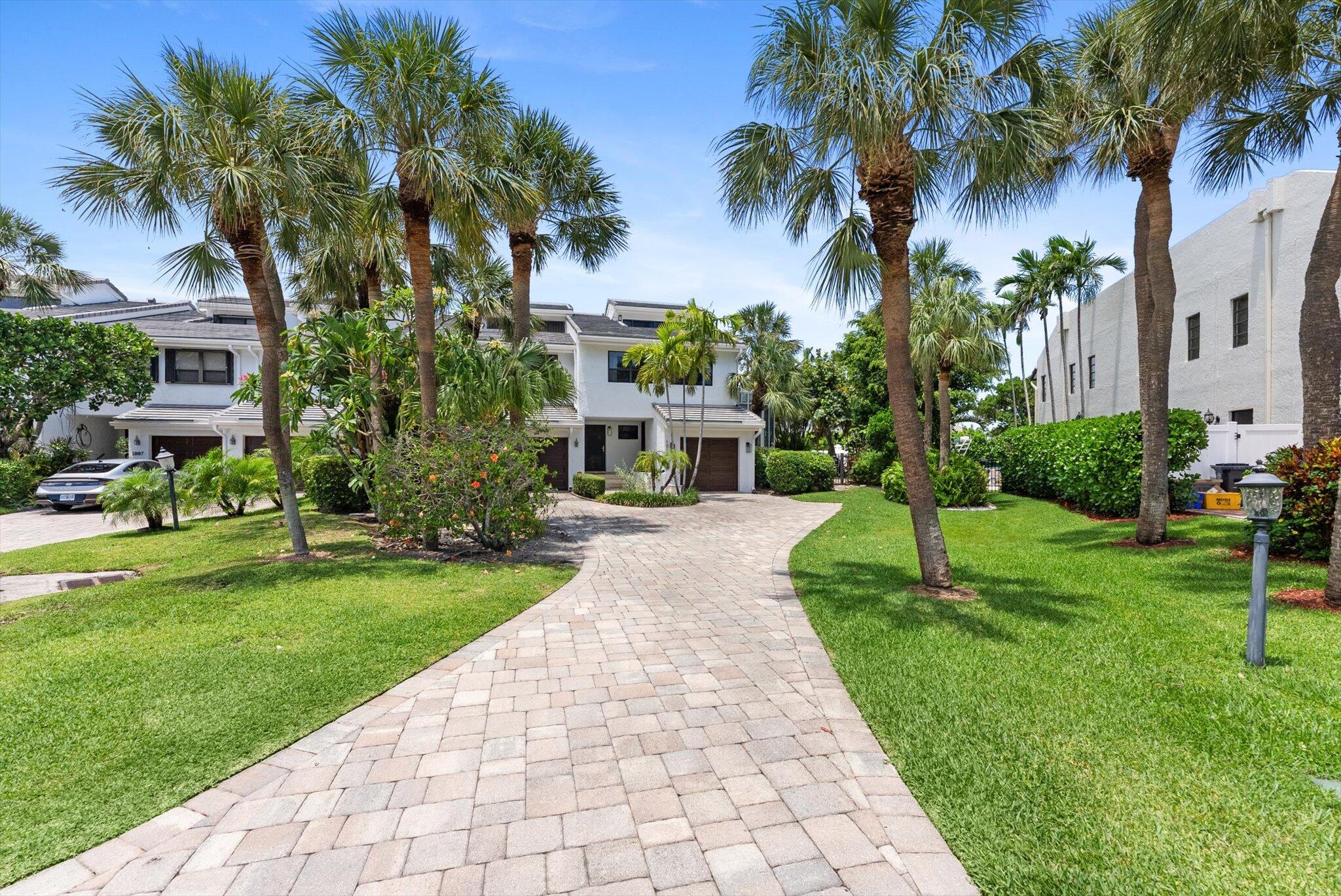 1013 Bel Air Drive 1