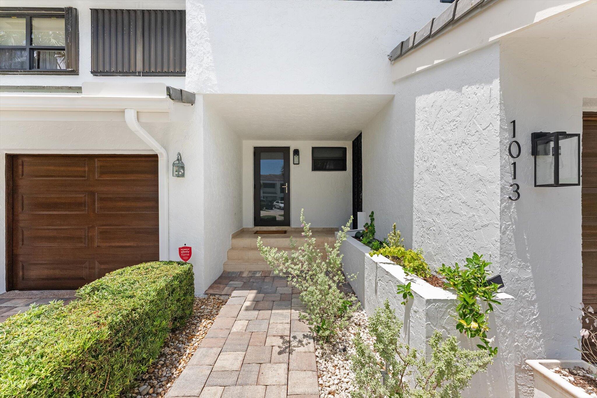 1013 Bel Air Drive 1