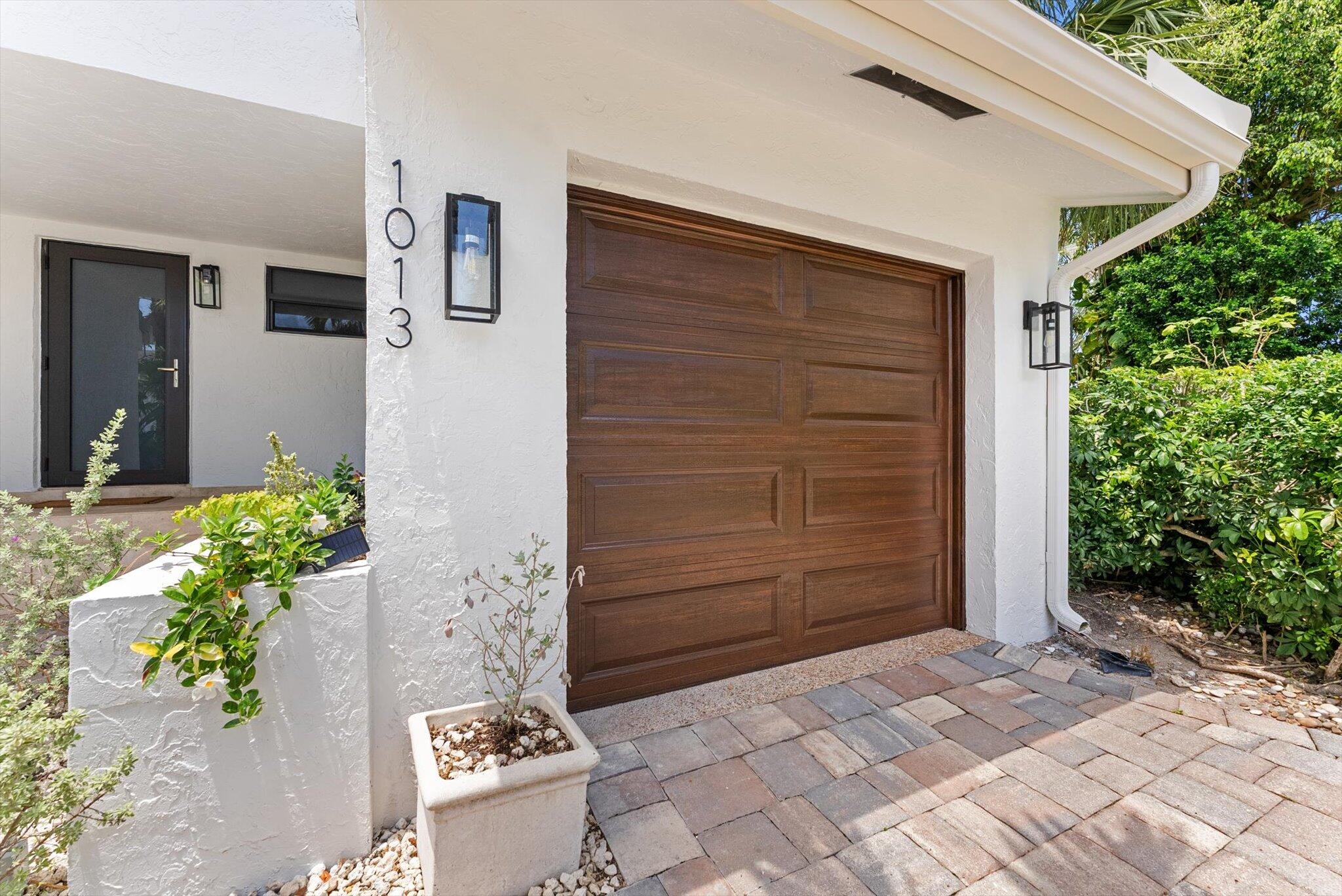 1013 Bel Air Drive 1