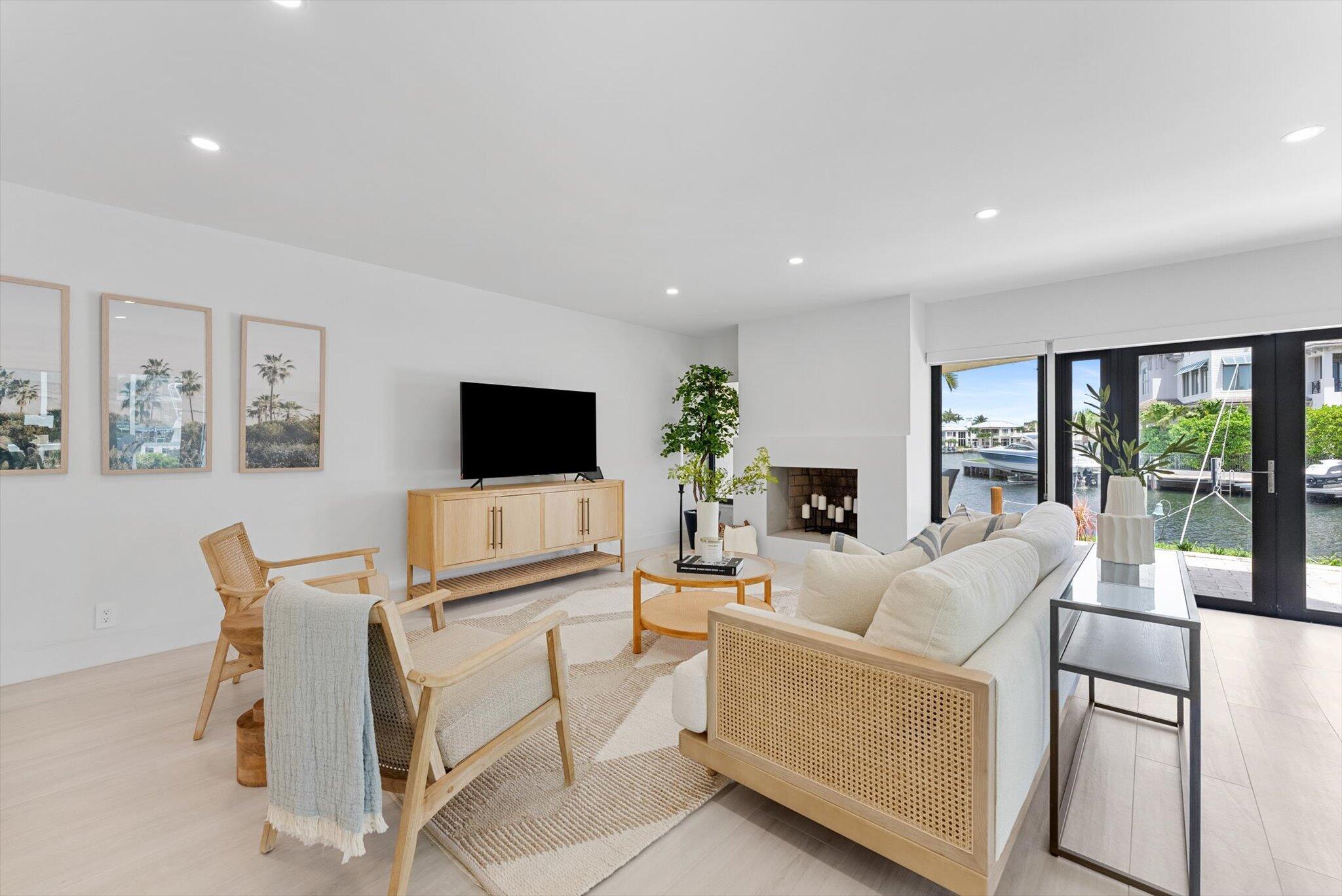 1013 Bel Air Drive 1