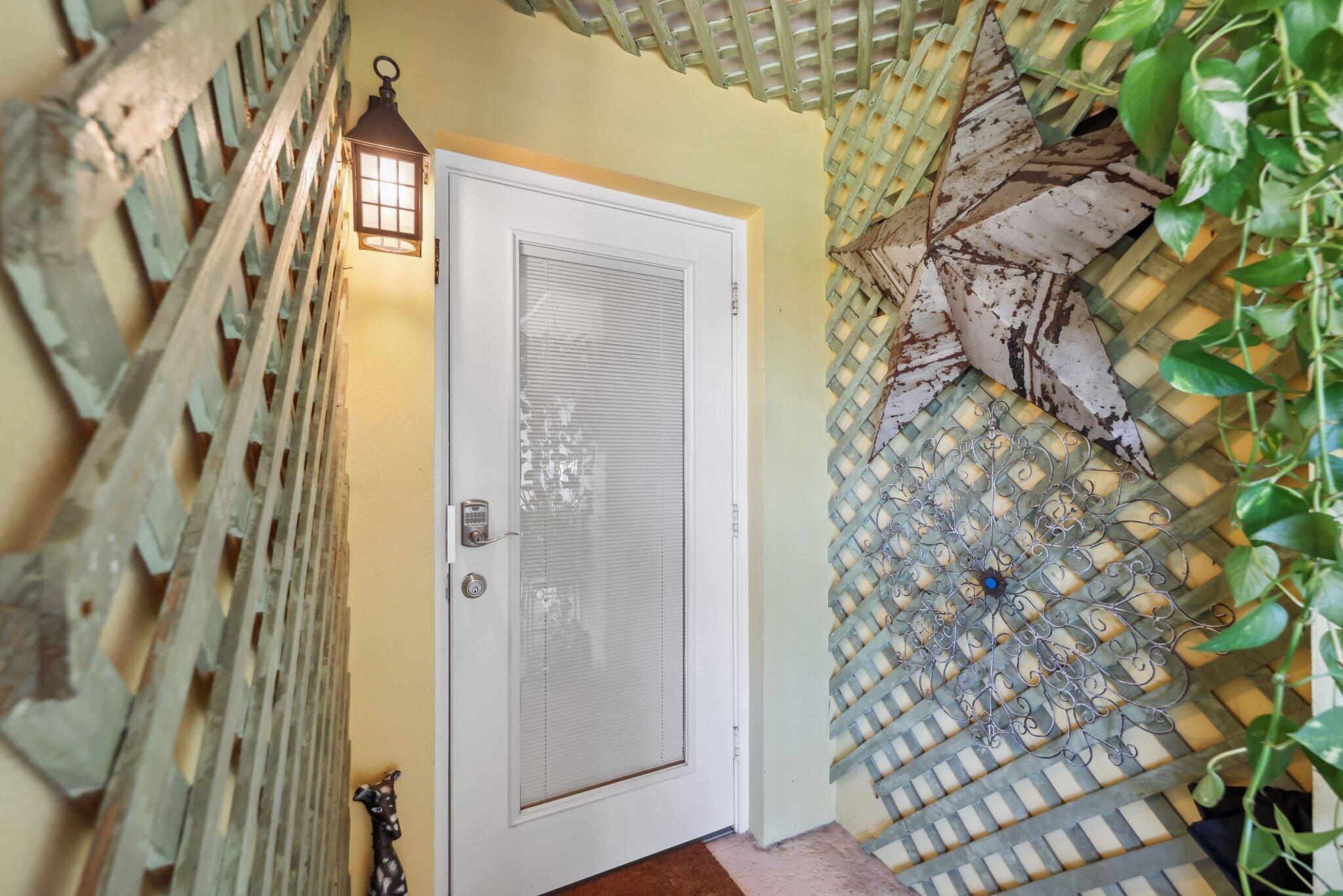 520 NE 7th Avenue 2e