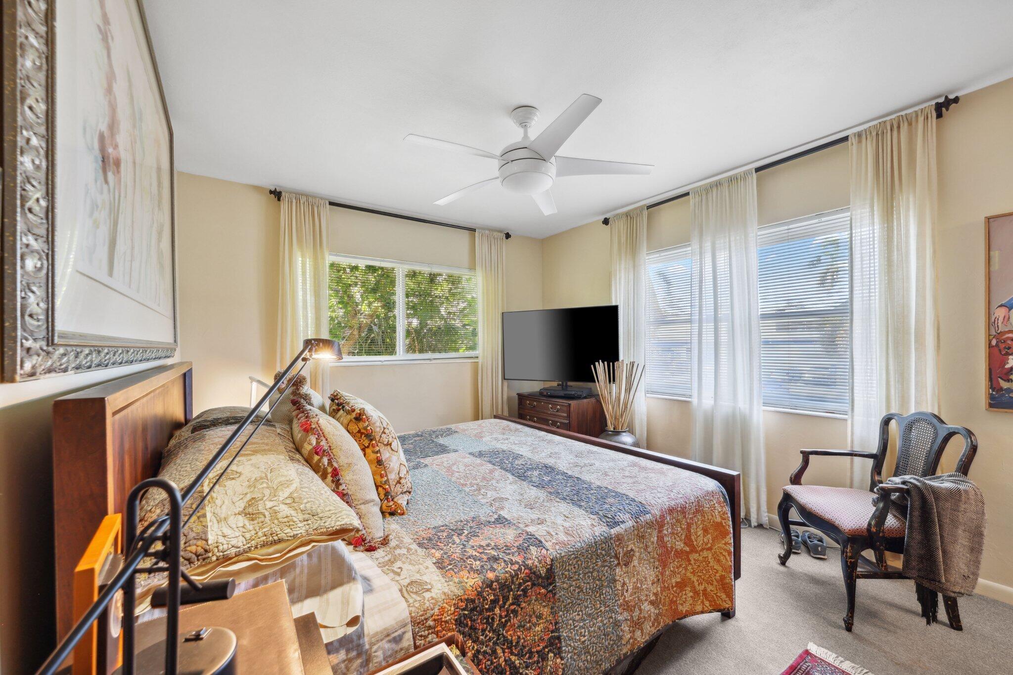 520 NE 7th Avenue 2e