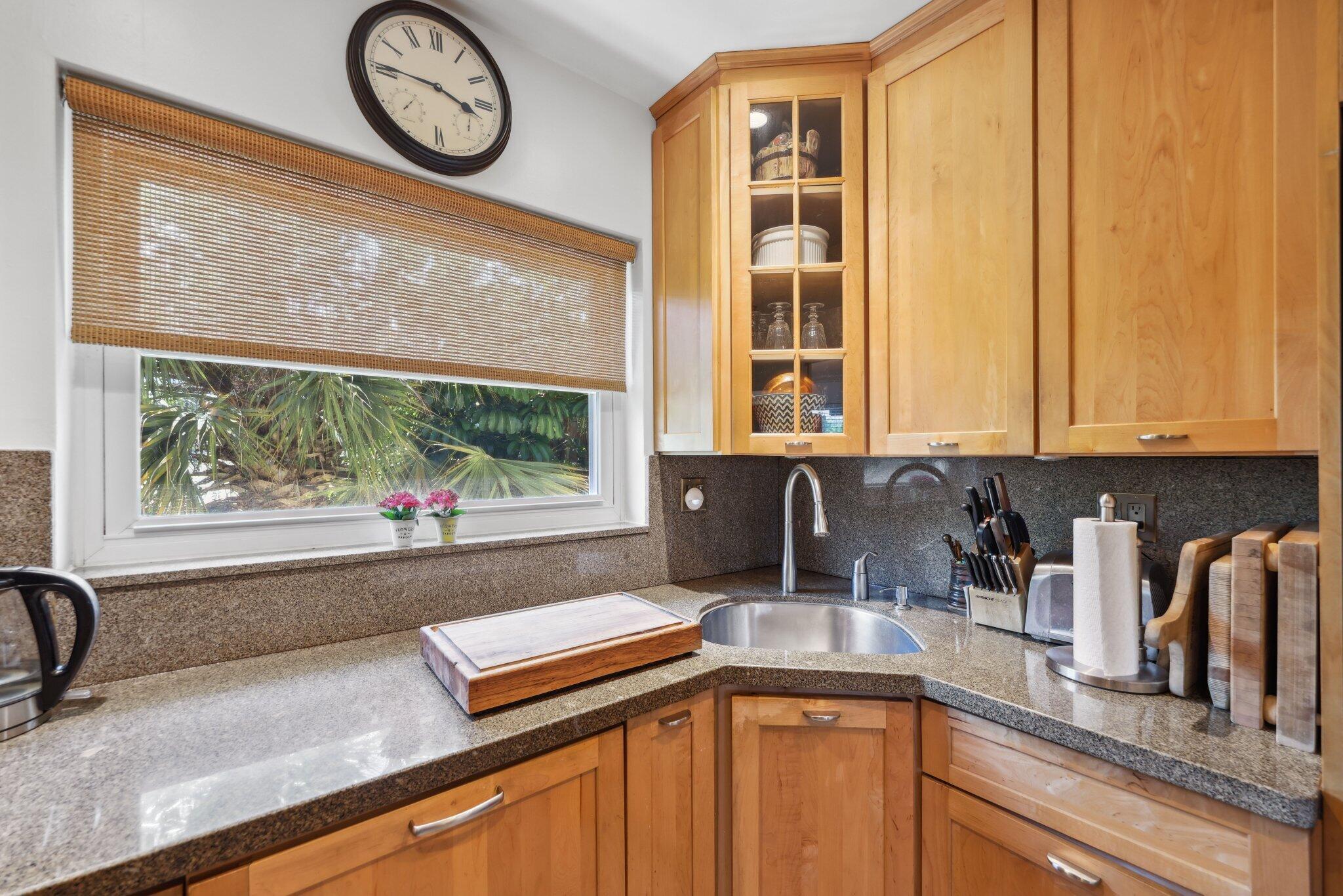 520 NE 7th Avenue 2e