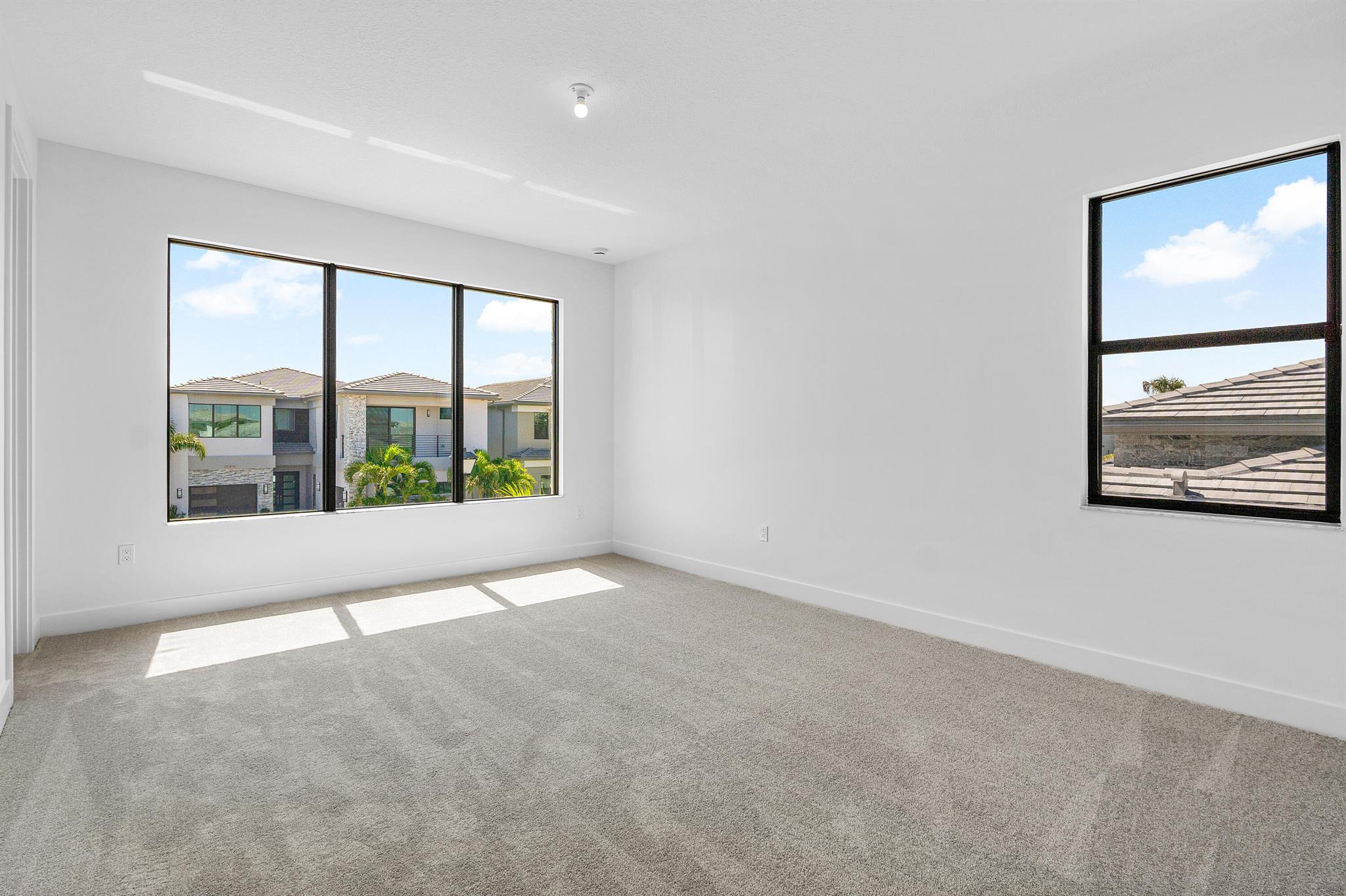 20415 Southernwood Avenue