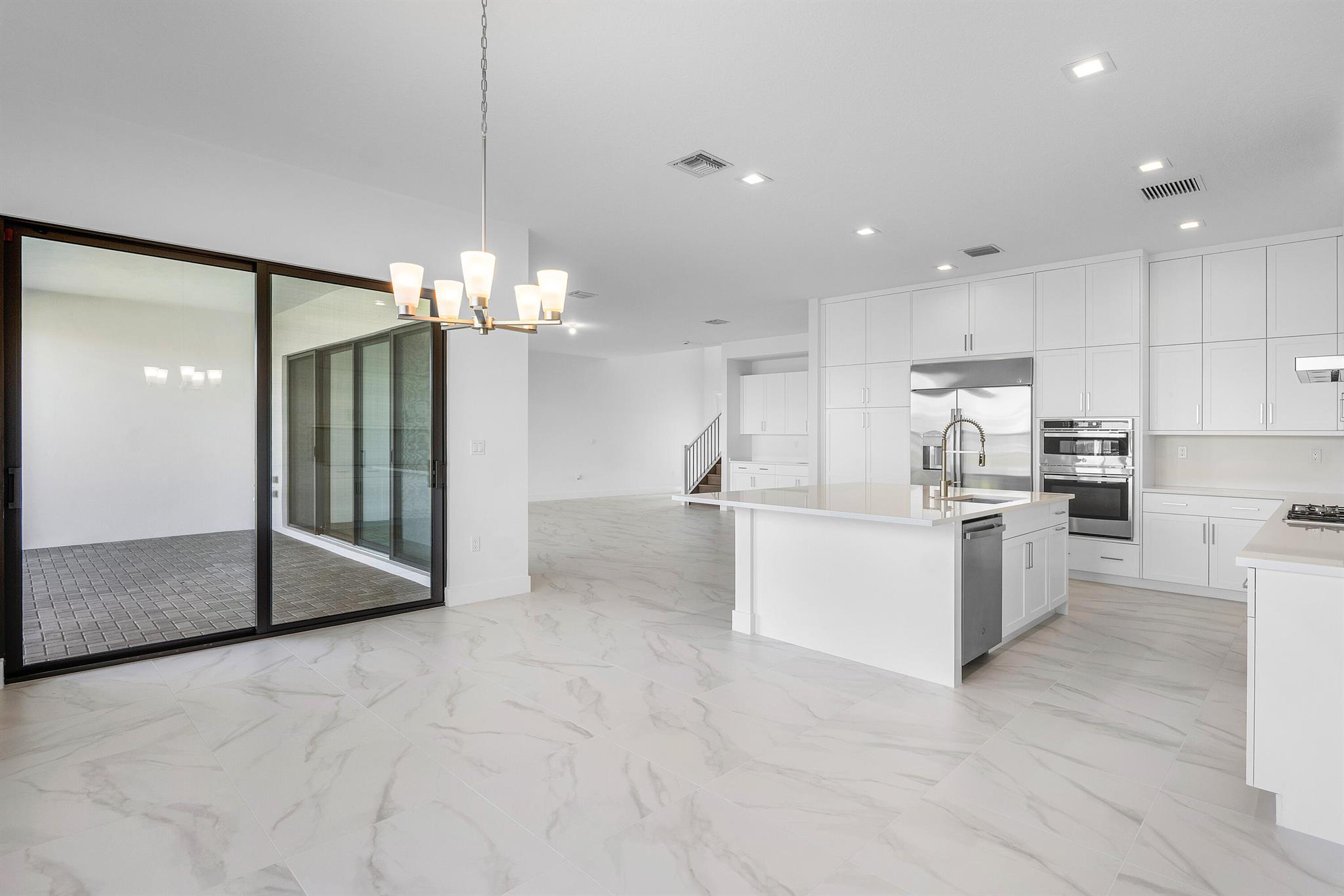 20415 Southernwood Avenue