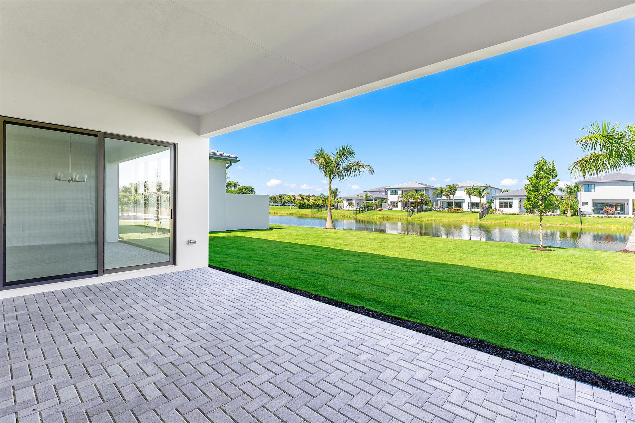 20415 Southernwood Avenue