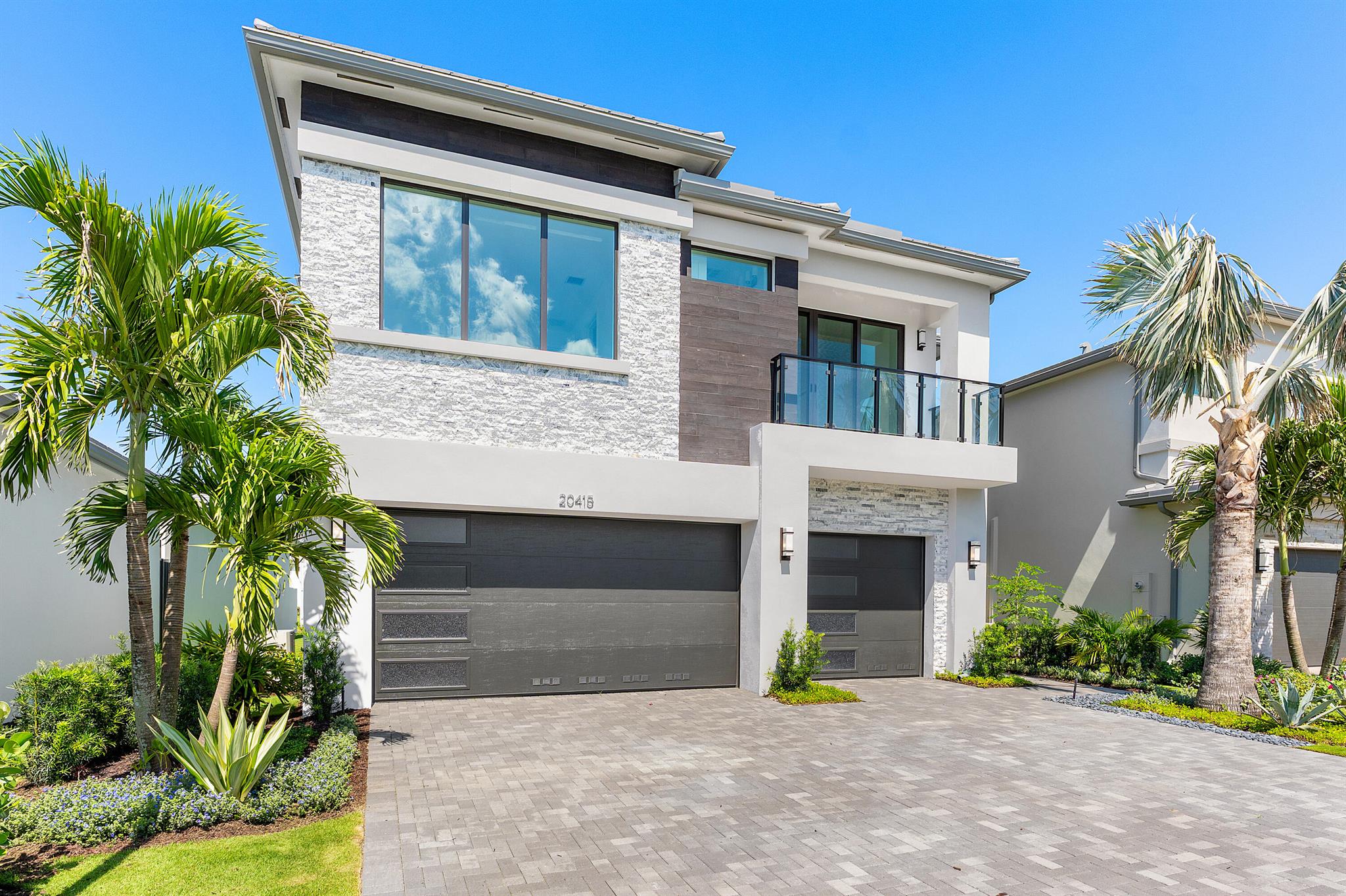 20415 Southernwood Avenue