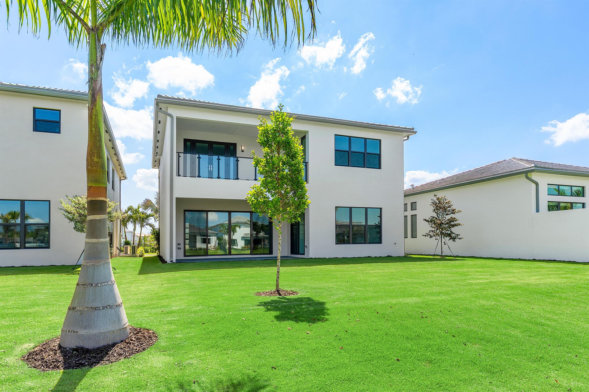 20415 Southernwood Avenue