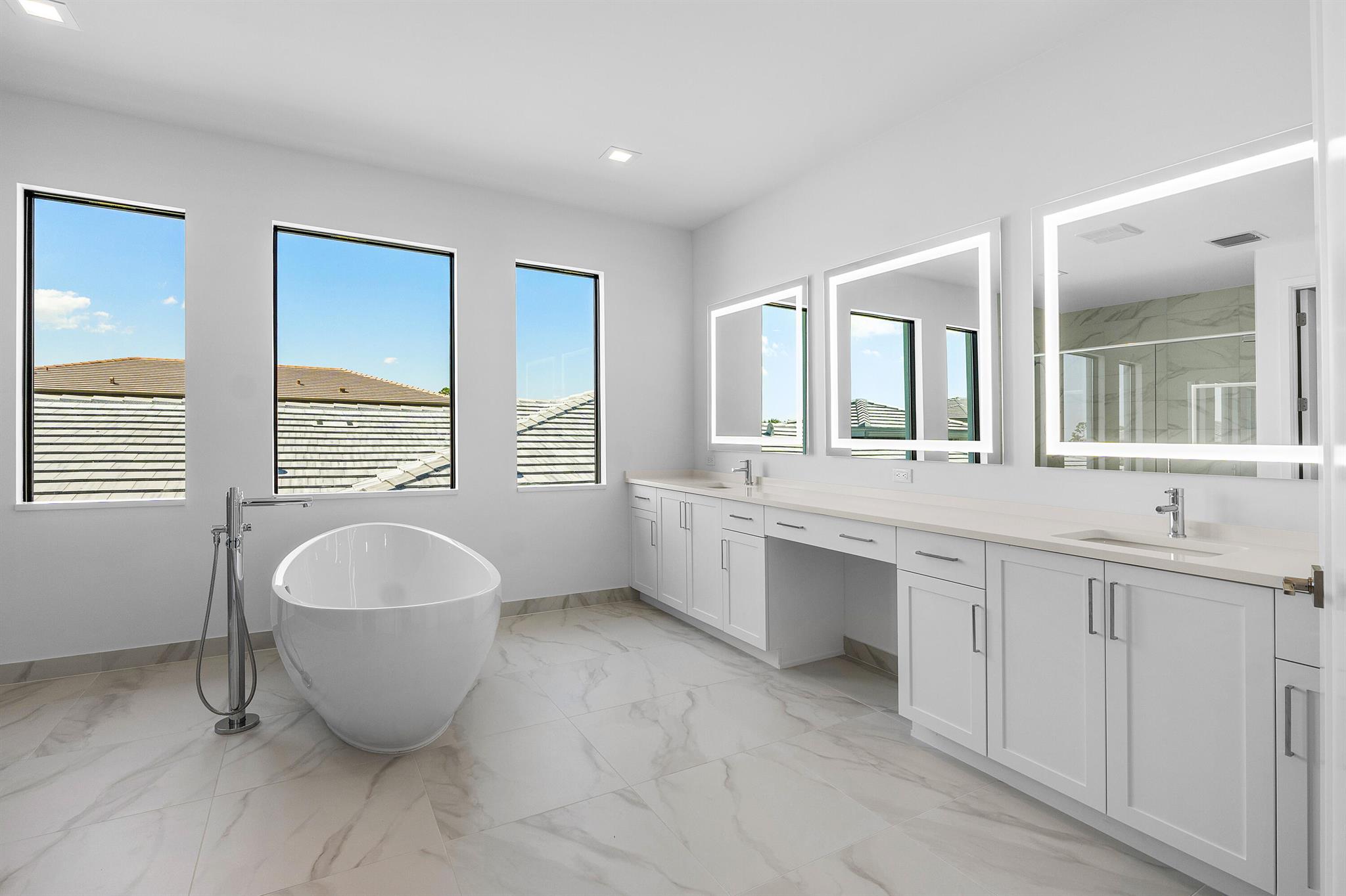 20415 Southernwood Avenue