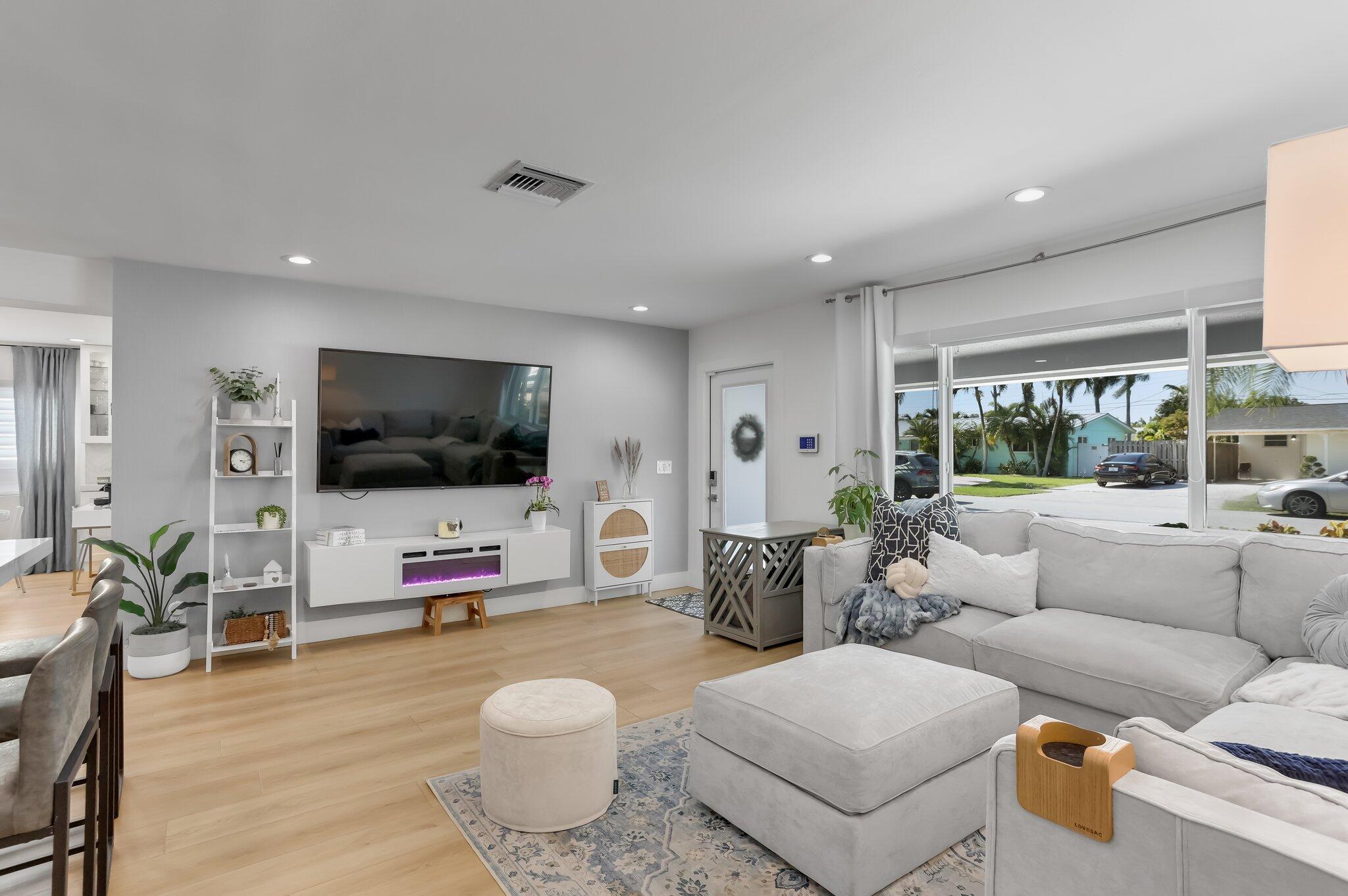 520 SE 3rd Court