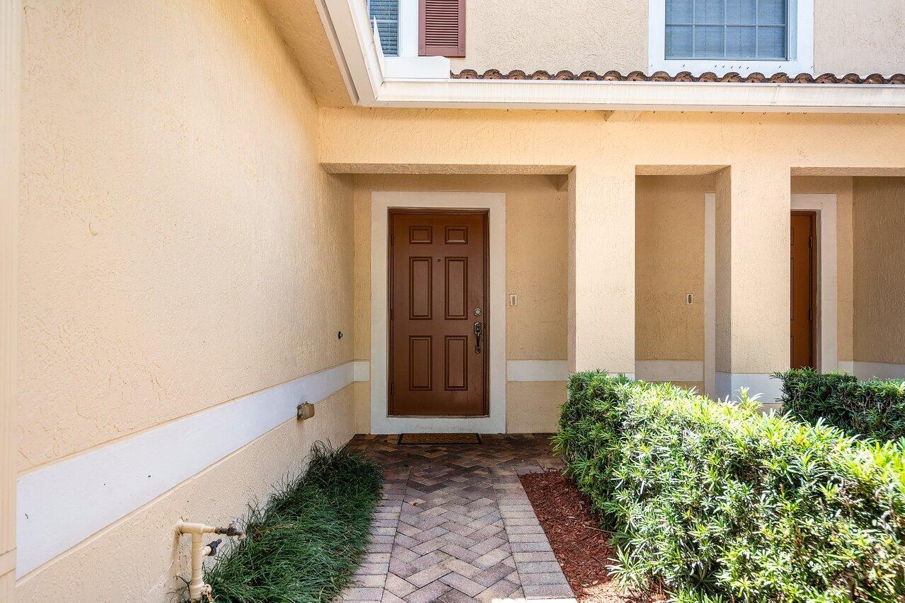 22188 Majestic Woods Way