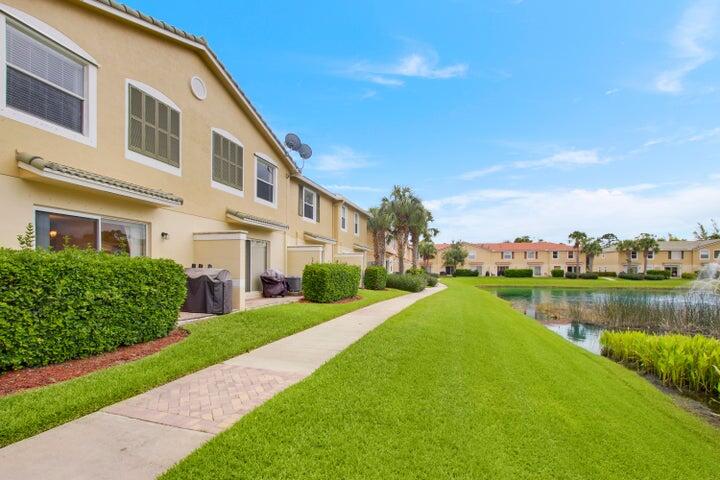 22188 Majestic Woods Way