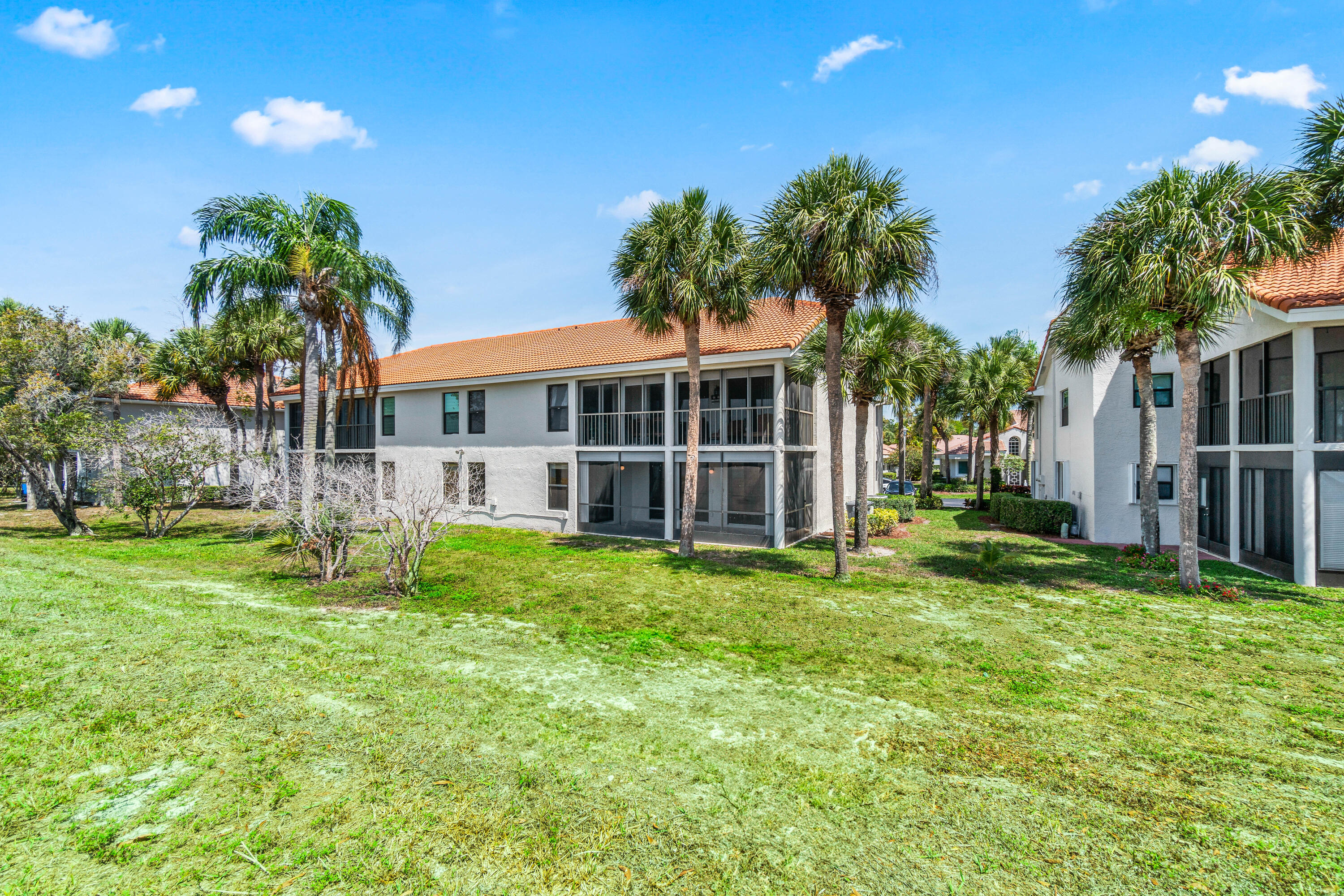 10920 Lakemore Lane 101