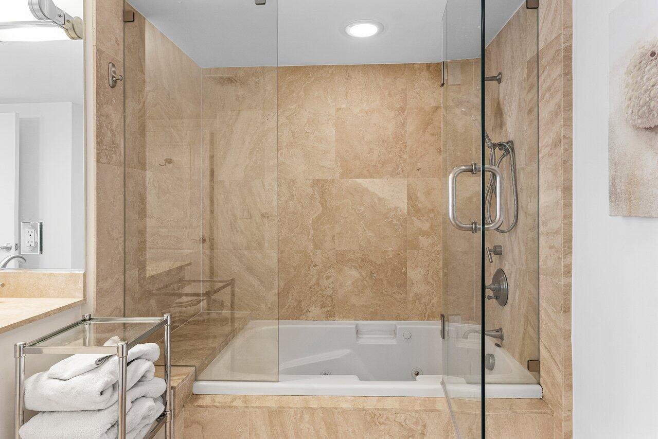 99 SE Mizner Boulevard Ph 37