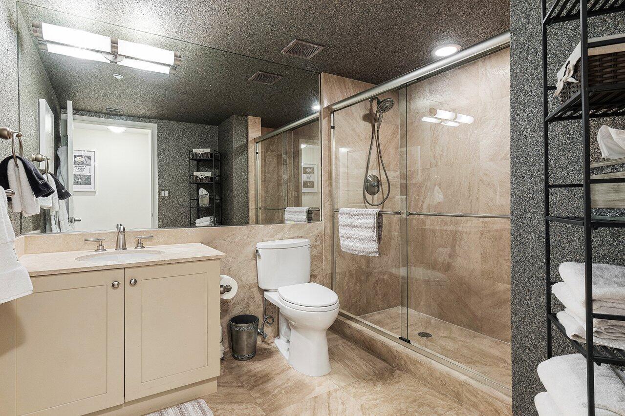 99 SE Mizner Boulevard Ph 37