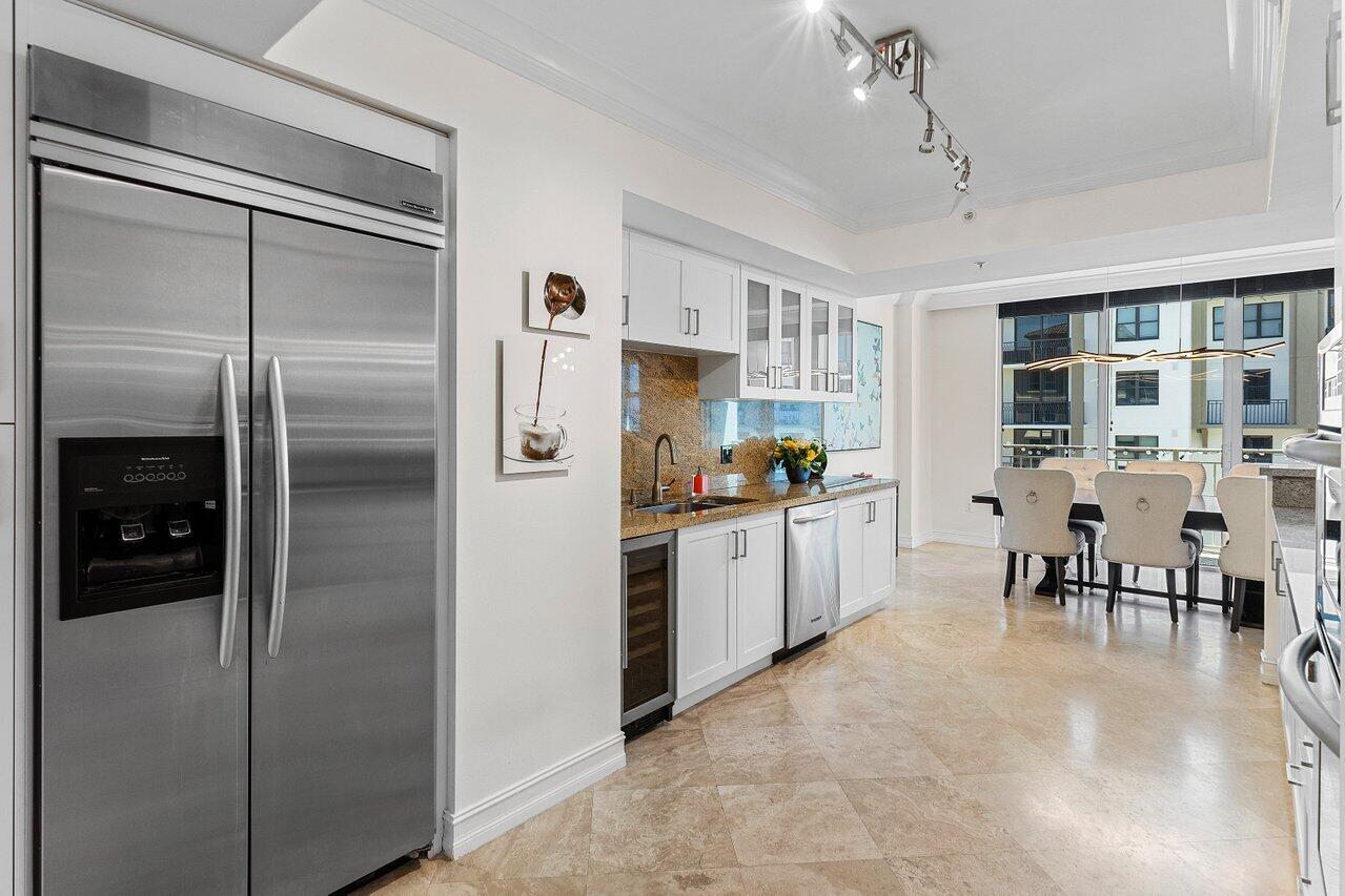 99 SE Mizner Boulevard Ph 37