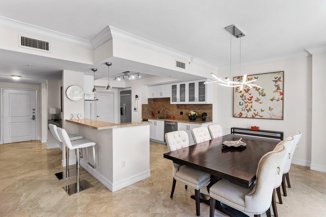 99 SE Mizner Boulevard Ph 37