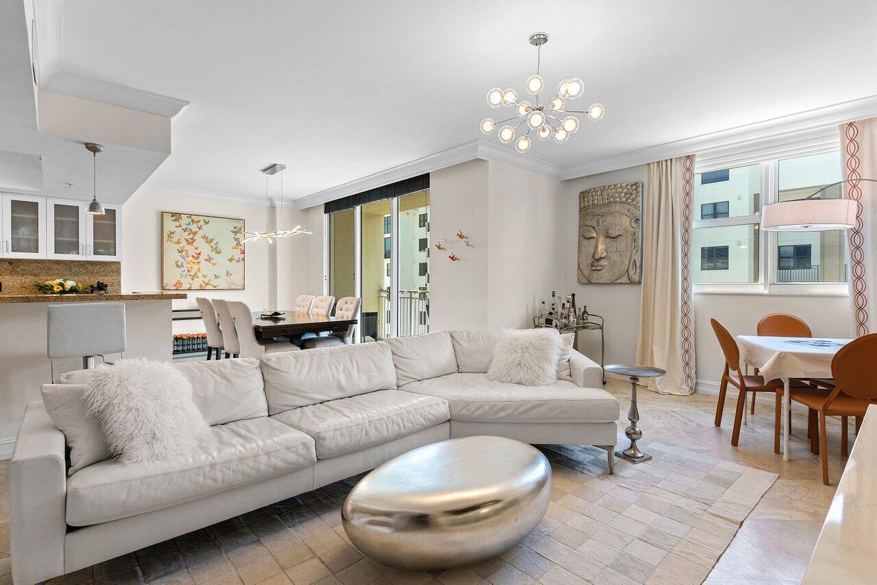 99 SE Mizner Boulevard Ph 37