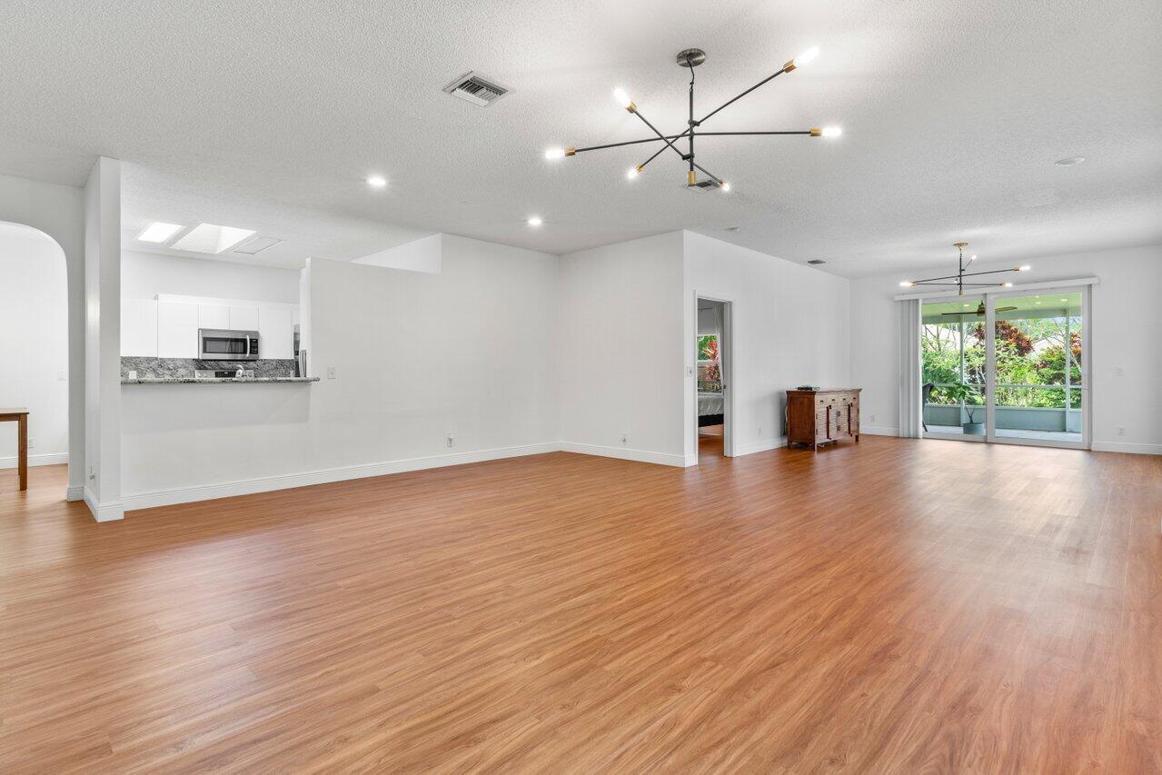 7612 Mansfield Hollow Road Road