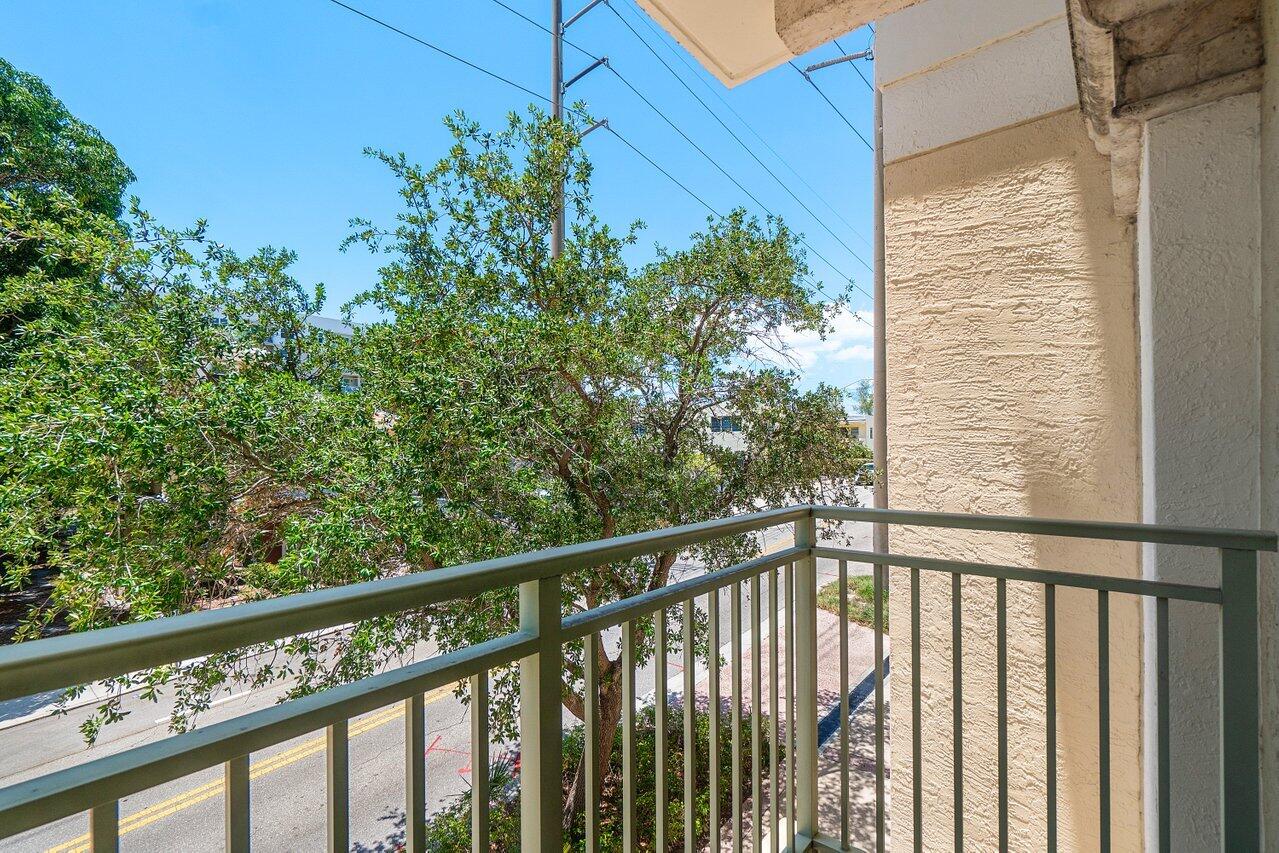 610 Clematis Street 236