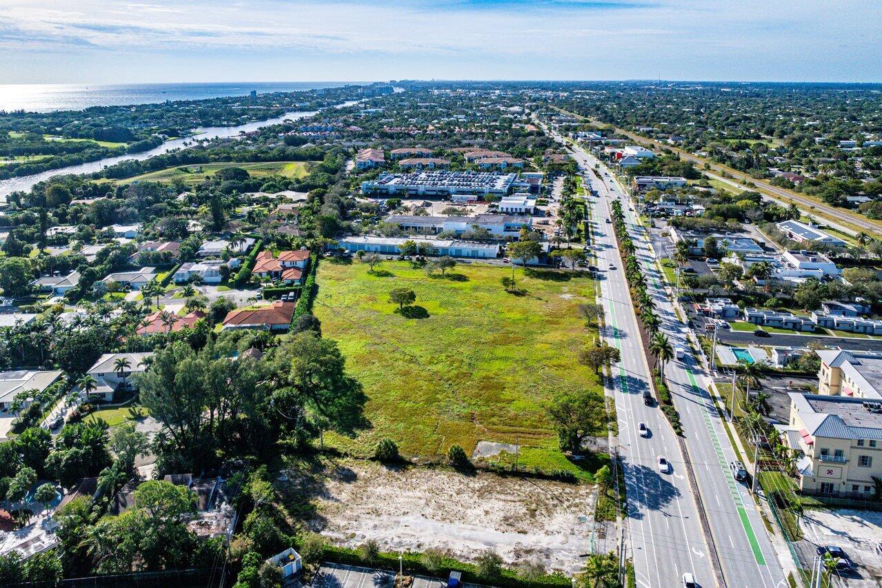 2419 N Federal Highway